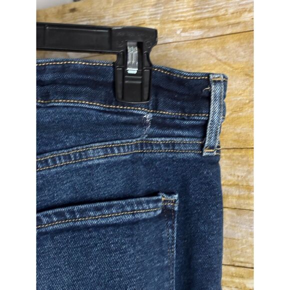 OLD NAVY HIGHER HIGH RISE CLASSIC CASUAL EVERYDAY WEAR DENIM FLARE JEANS SIZE 14 - Picture 3 of 4